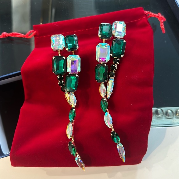 bri love Jewelry - Gorgeous emerald and AB stone earrings 4 in long